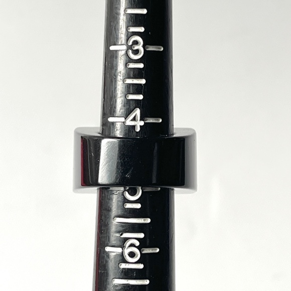 Vintage Size 4.25 Lucite Black Ring Rectangular Flat Top Rhinestone Geometric - Picture 4 of 14